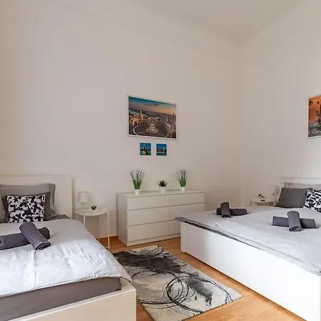 Maximilian ブダペスト