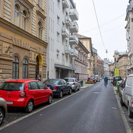 Apartament Maximilian *