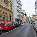 Apartament Maximilian *