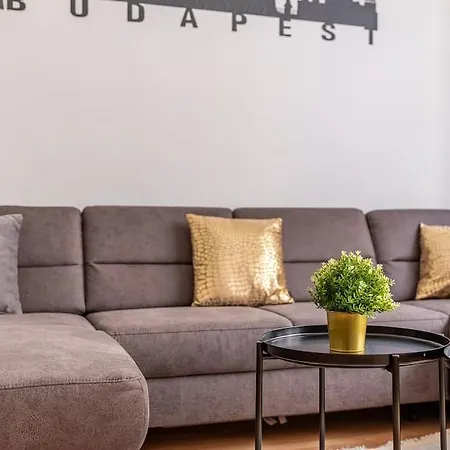 Apartament Maximilian *